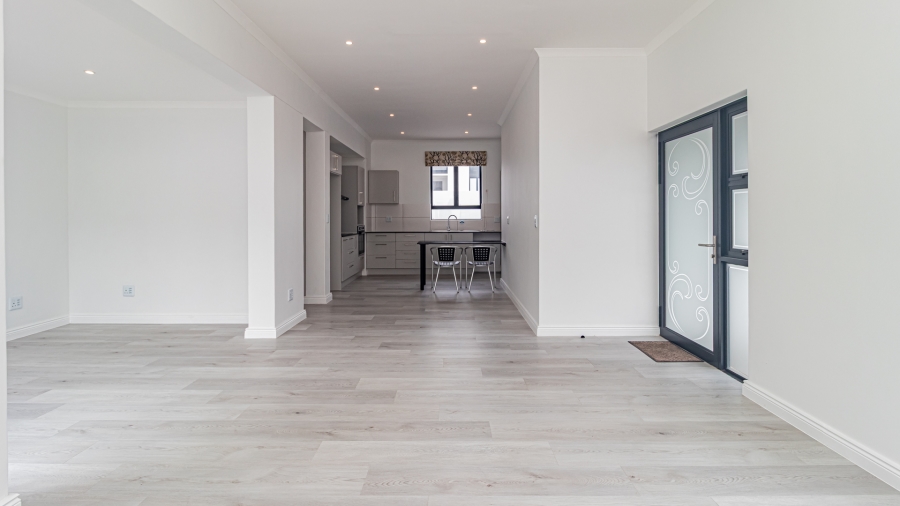 2 Bedroom Property for Sale in Middedorp Western Cape
